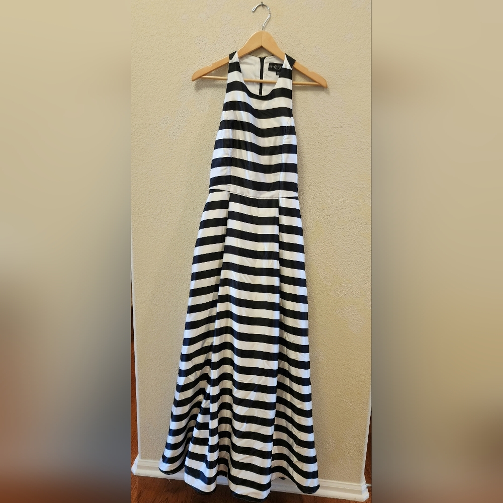 Betsy & Adam striped gown w pockets